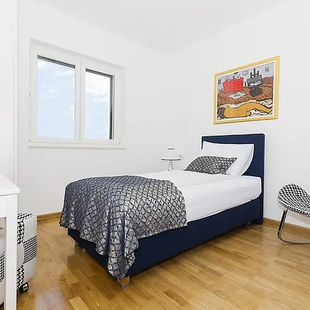 Family Makarac , Perfect Getaway With Heated Pool * 밀나