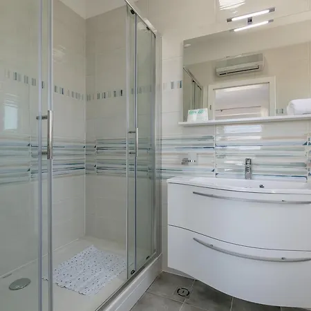 빌라 Family Makarac , Perfect Getaway With Heated Pool