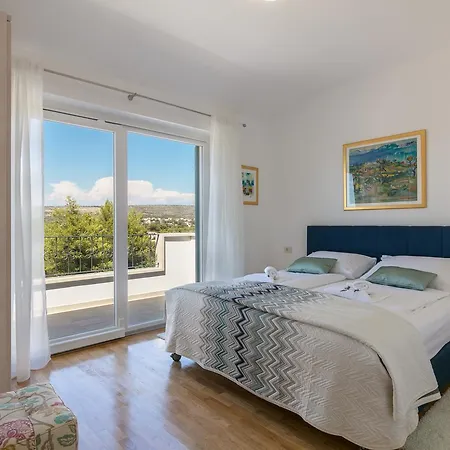 Family Makarac , Perfect Getaway With Heated Pool 빌라