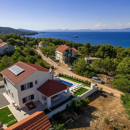 빌라 Family Makarac , Perfect Getaway With Heated Pool